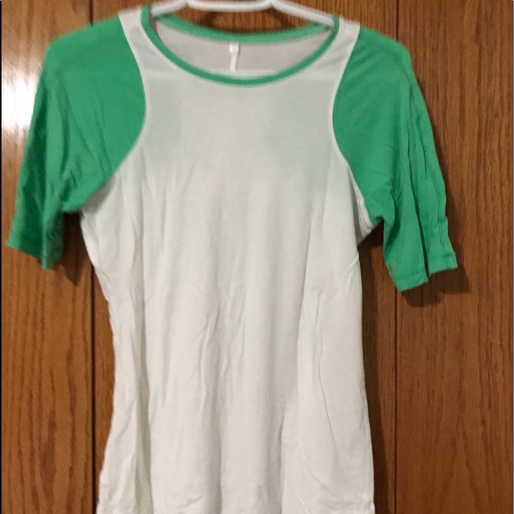 Lululemon tee size 6